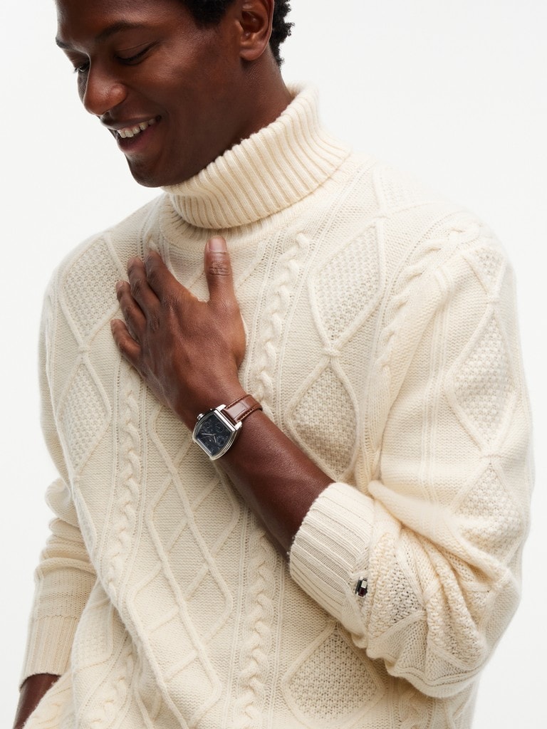 NY WOOL CABLE SWEATER