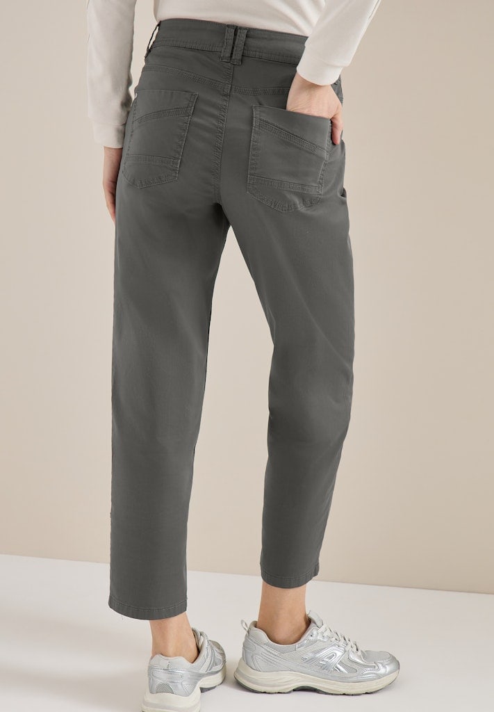 Mid Waist Slim Leg Hose im Casual Fit