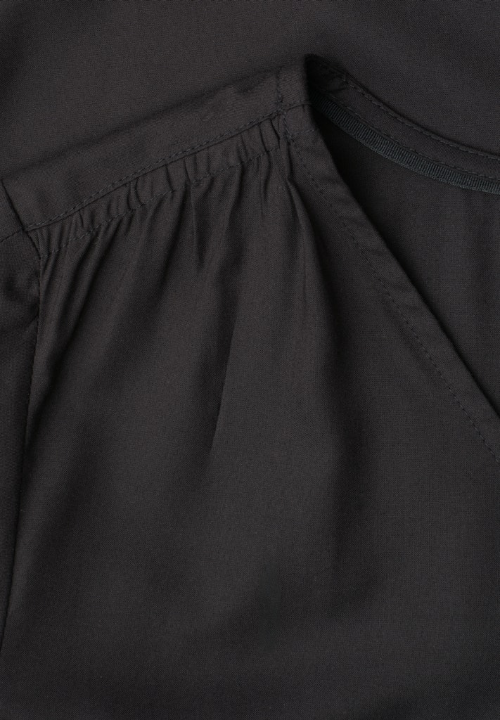 Kurzarm Blusenshirt mit V-Neck