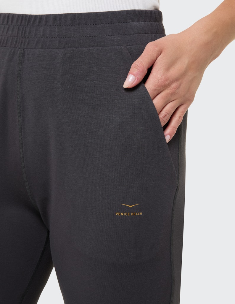 VB_Addie 4069 Pants 1/1