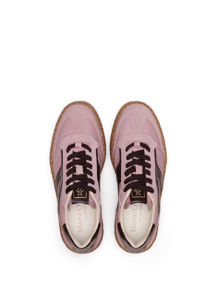 Sneaker Model Cortney