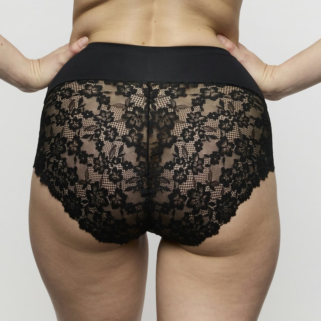 SOFT STUDIO schwarz Taillenslip