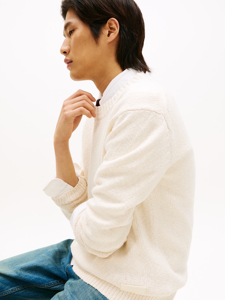 SOFT TEXTURED CREW NECK