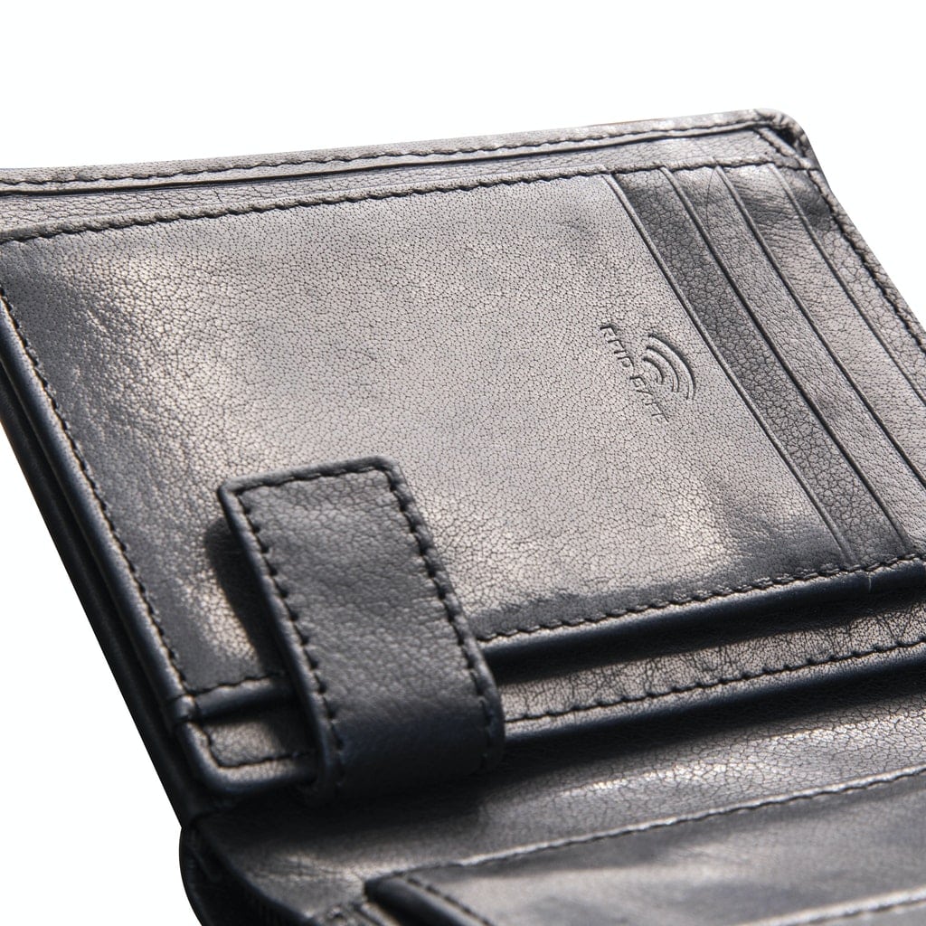 blackwall jorge billfold v8