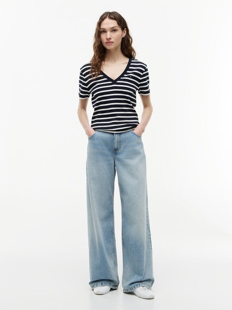 Flag Embroidery V-Neck Slim T-Shirt