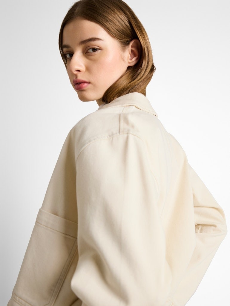 Jeansjacke mit aufgesetzten Taschen