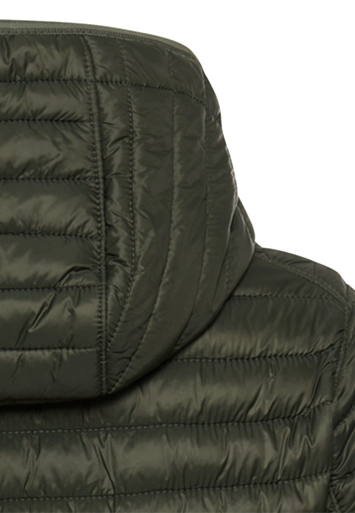 Wasserabweisende Steppjacke mit Reißverschlusstaschen