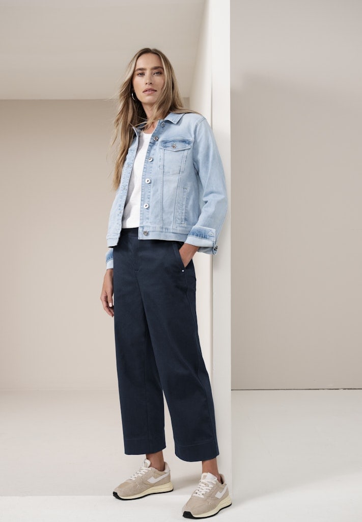 Wide Leg Hose mit Knopfdetail