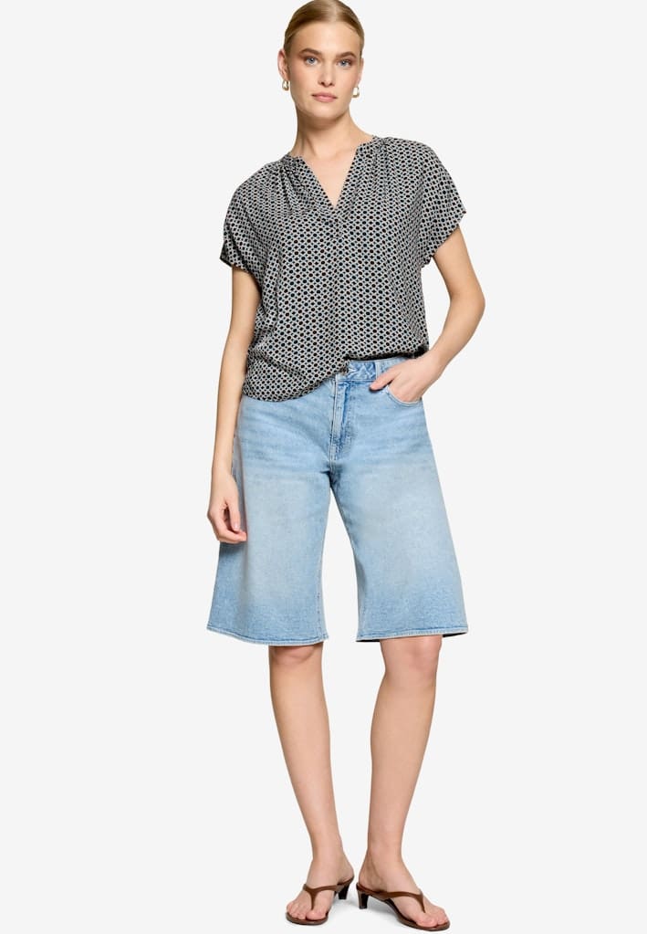Blusenshirt mit grafischem Muster