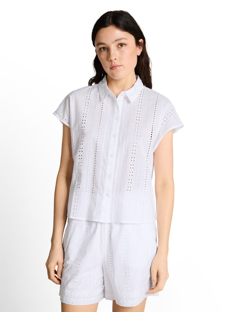 Bluse mit Lochstickerei