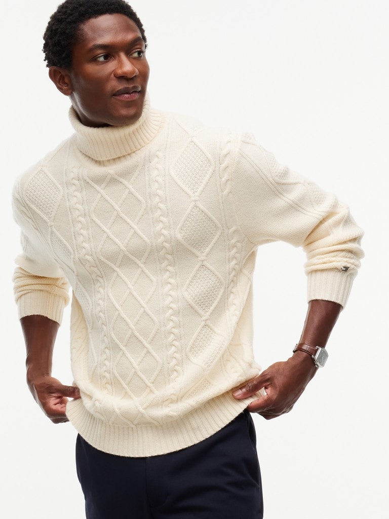 NY WOOL CABLE SWEATER