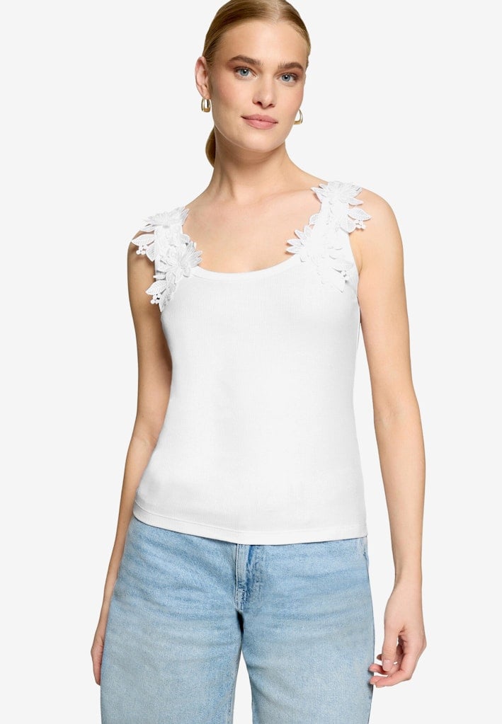 Top mit floraler Spitze