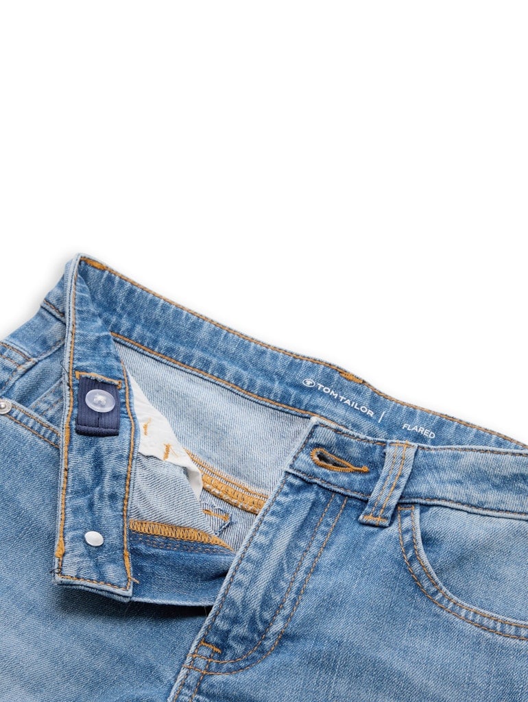 Flared Jeans mit Stretch