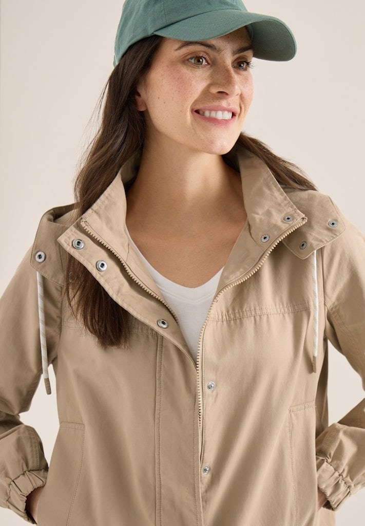 Jacke mit Kapuze und Tunnelzug