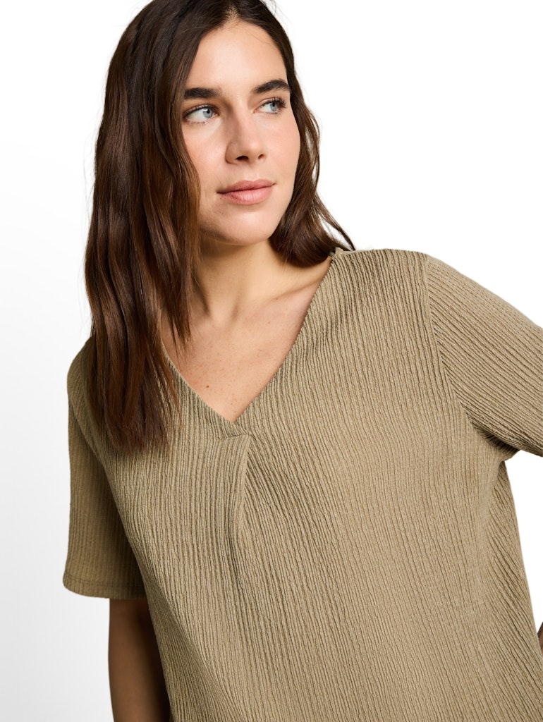 Crinkle T-Shirt mit V-Ausschnitt