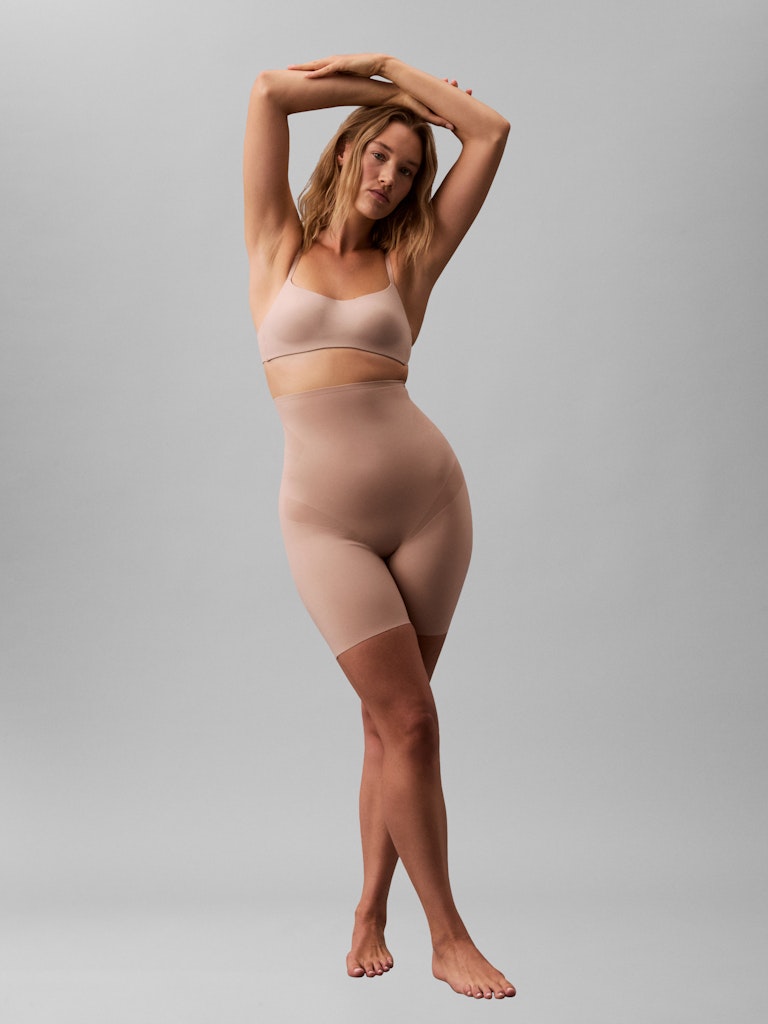 SCULPTED FIRM MICRO THIGH SHORT