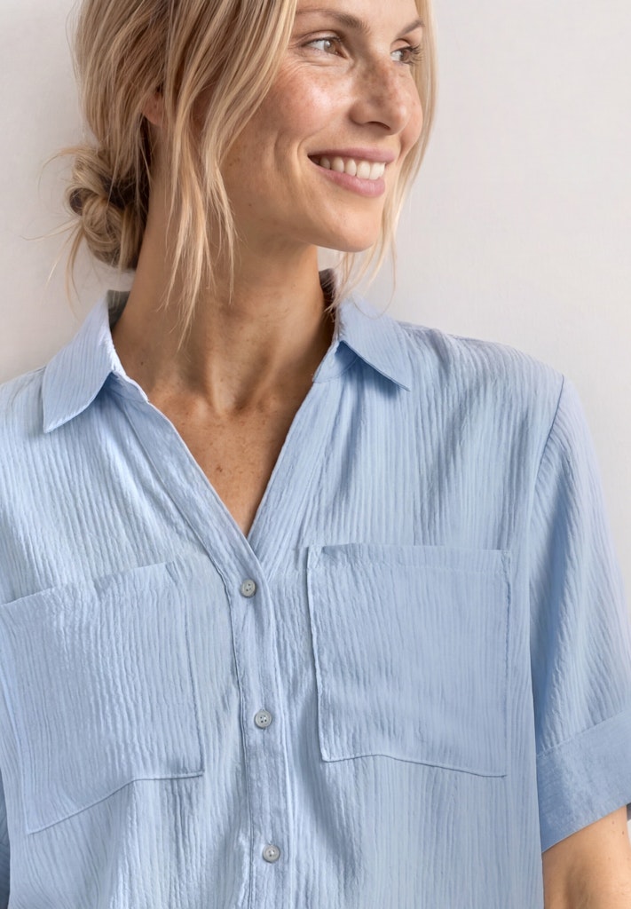 Kurzarm Hemdbluse mit Turn-Up-Details