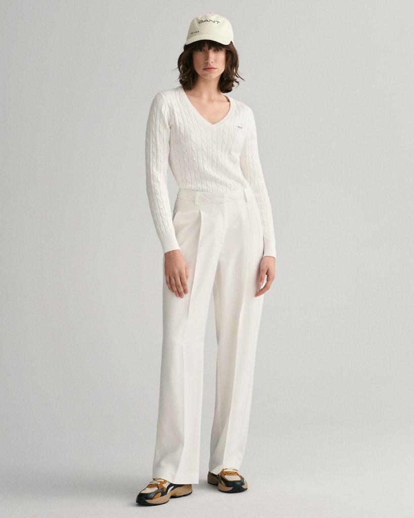 V-Neck Pullover mit Zopfmuster