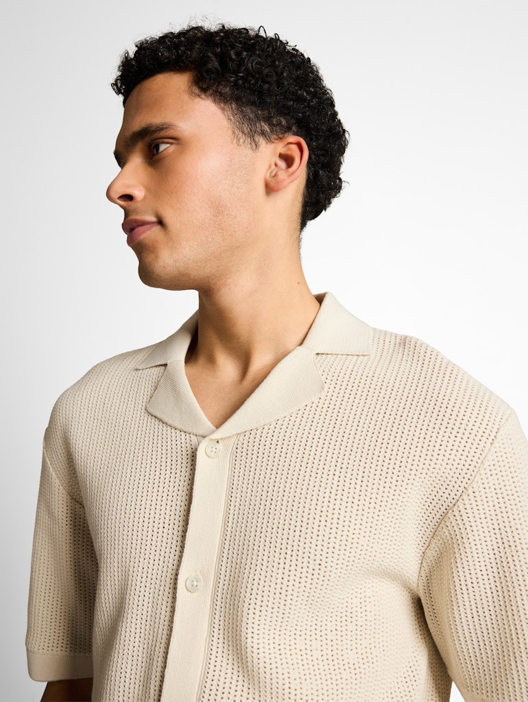 Strickjacke mit Kragen