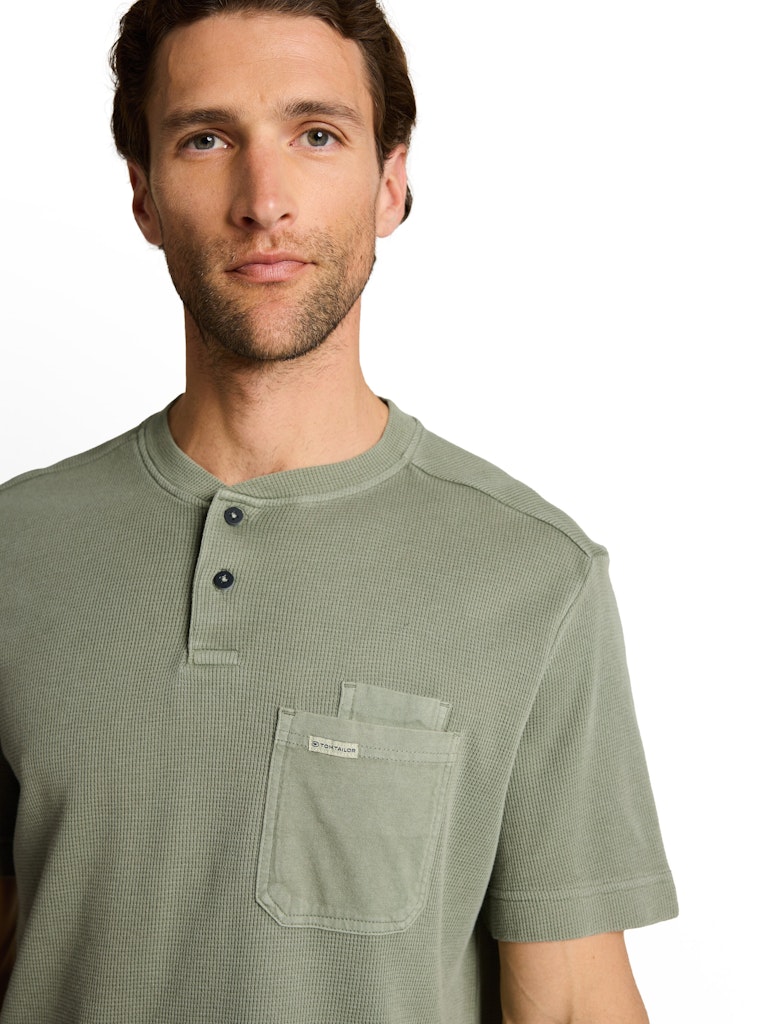 Henley T-Shirt mit Brusttasche