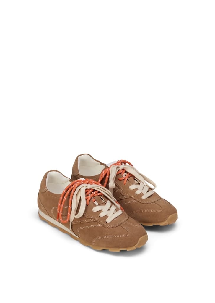Sneaker Model Court