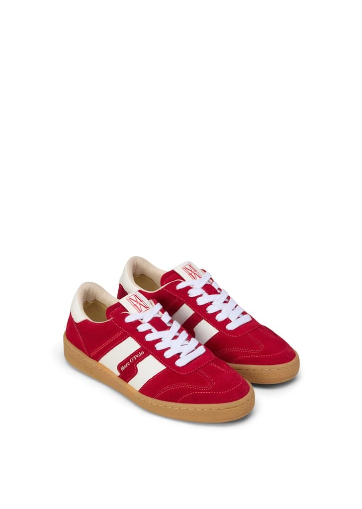 Sneaker Model Court