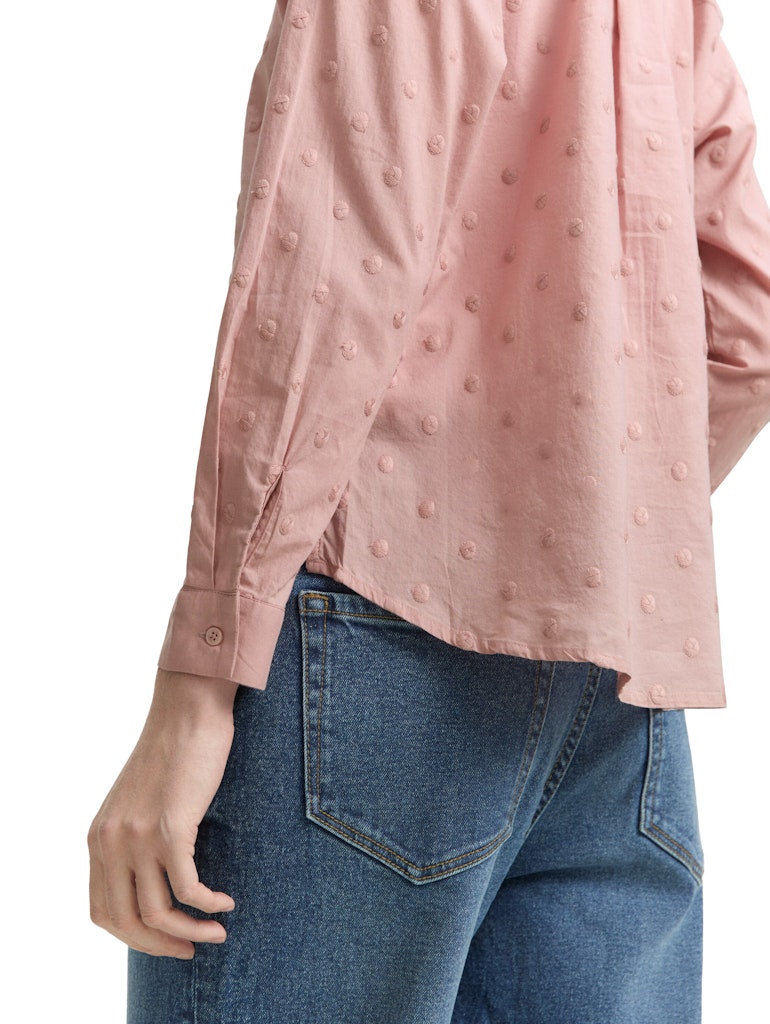 Hemdbluse mit gepunkteter Struktur