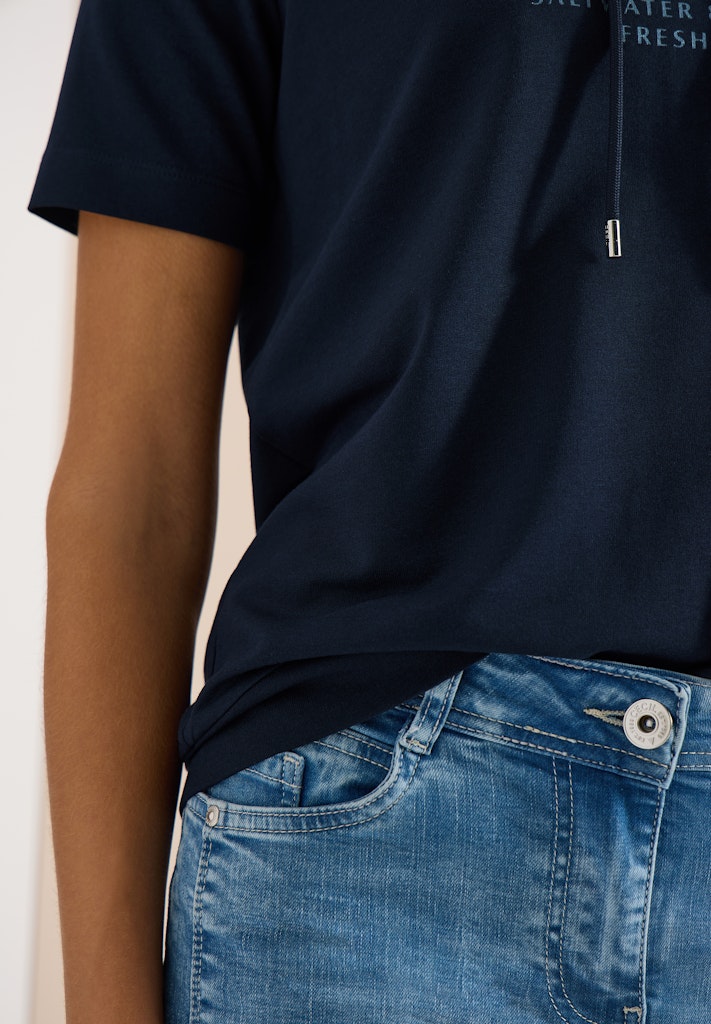 Kurzarm Shirt mit Kapuze und Wording