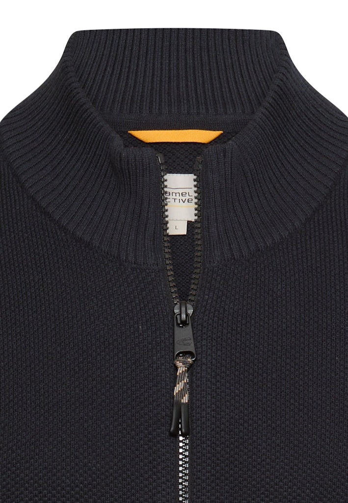 Strickjacke mit Stehkragen