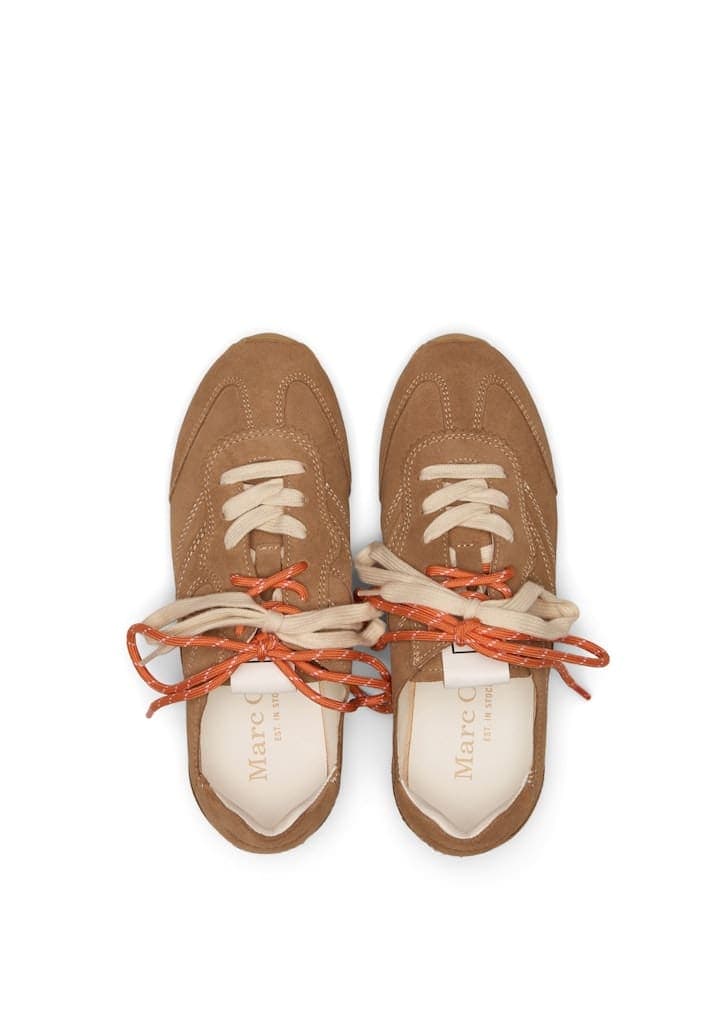 Sneaker Model Court