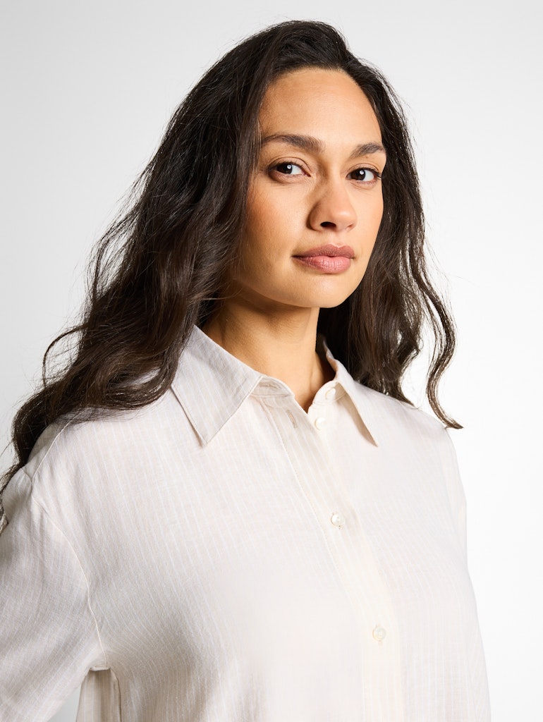 Oversize Hemdbluse mit Leinenanteil