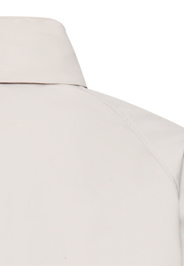 Jacke mit ausrollbarer Kapuze