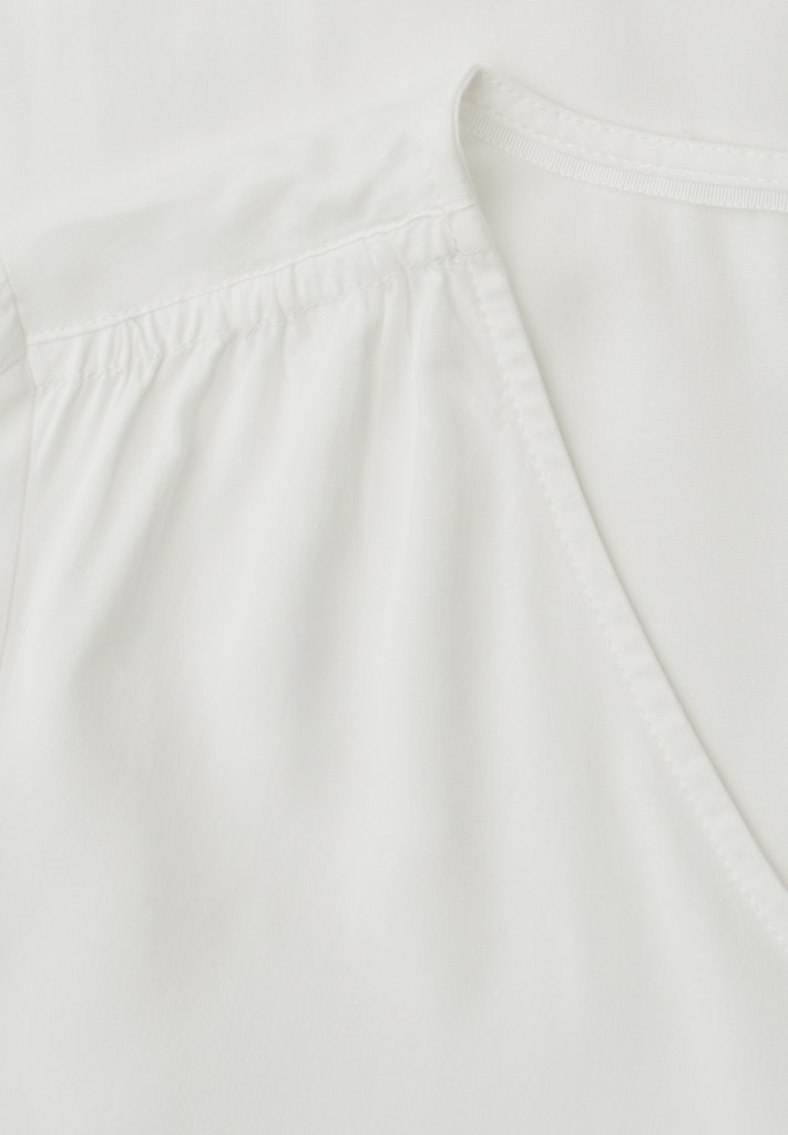 Kurzarm Blusenshirt mit V-Neck