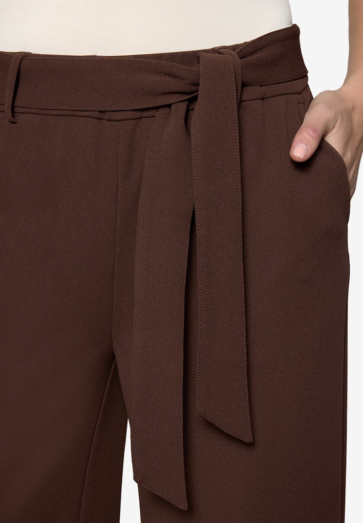 Hose mit Stoffgürtel