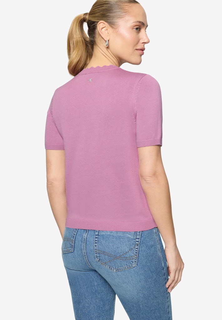 Kurzarmpullover mit Wellensaum