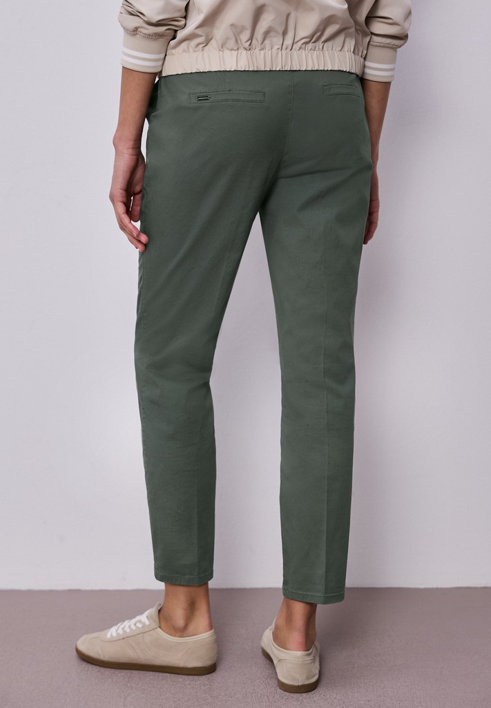 Chino im Casual Fit in softer Qualität