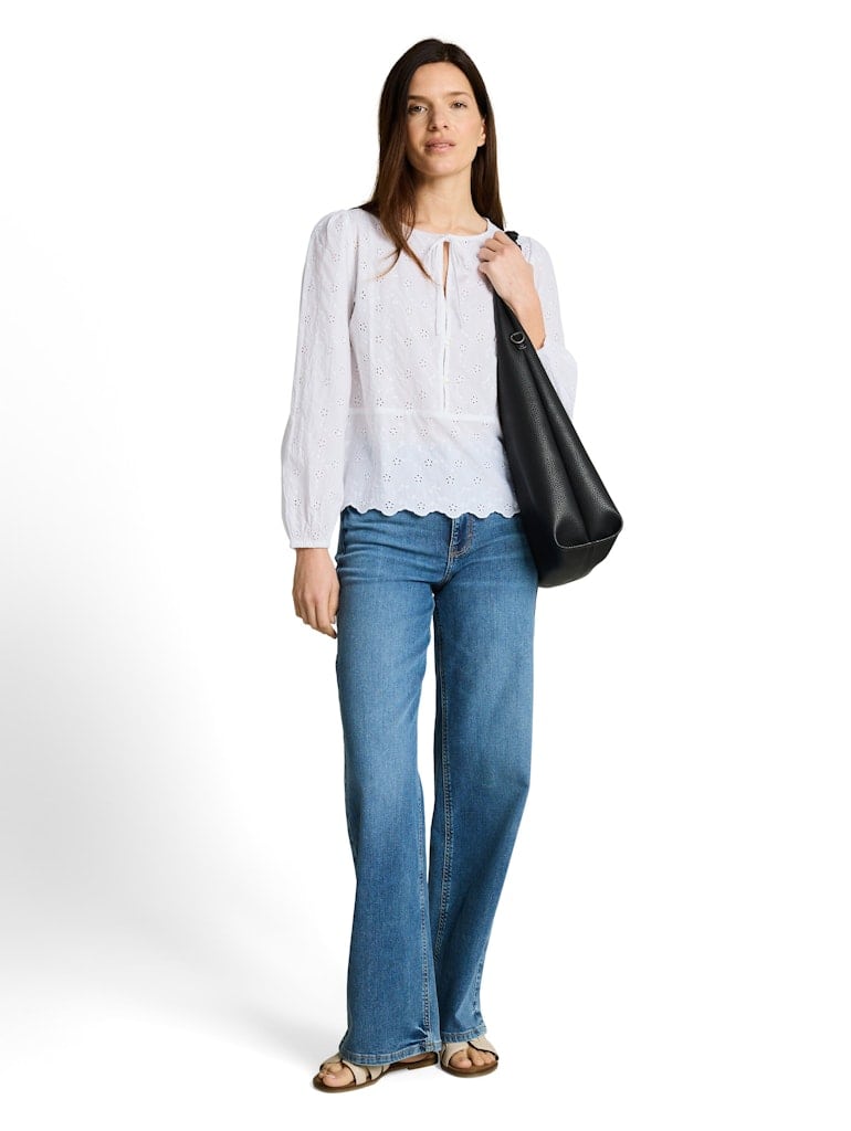 Bluse mit Lochstickerei