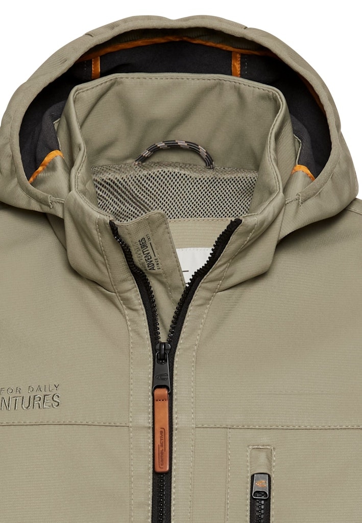 Softshell Jacke mit abnehmbarer Kapuze