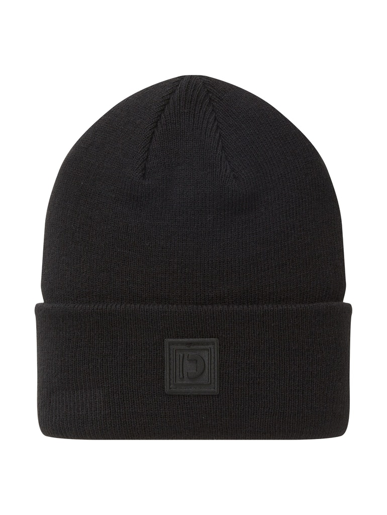 basic beanie with front badge