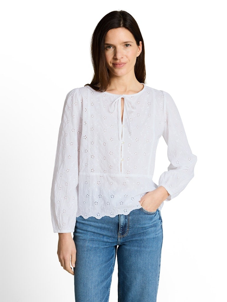 Bluse mit Lochstickerei