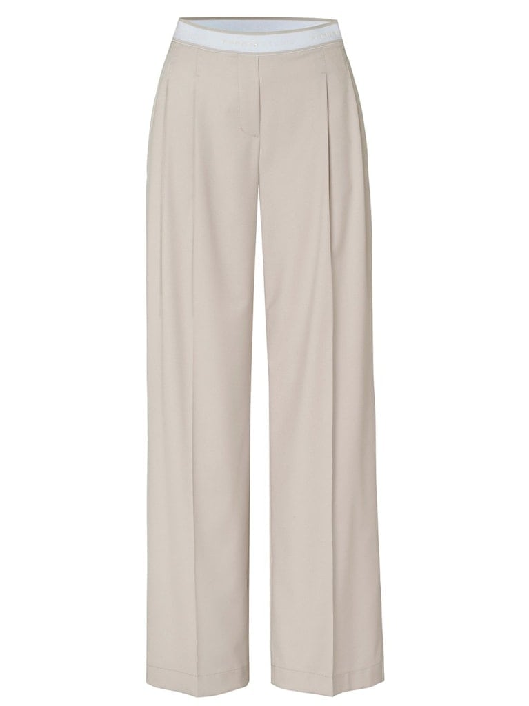 Mara Wide Pleat Easy